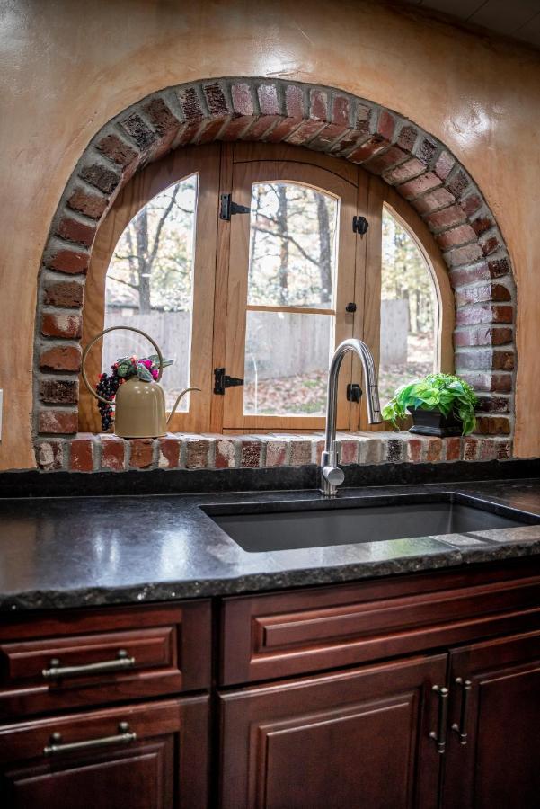 The Hobbit House, Fantasy Comes Home! Russellville Extérieur photo