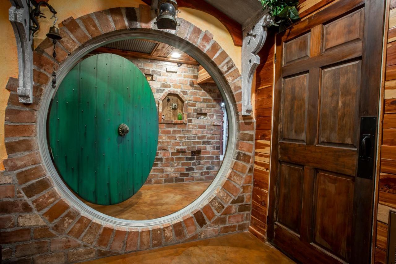 The Hobbit House, Fantasy Comes Home! Russellville Extérieur photo
