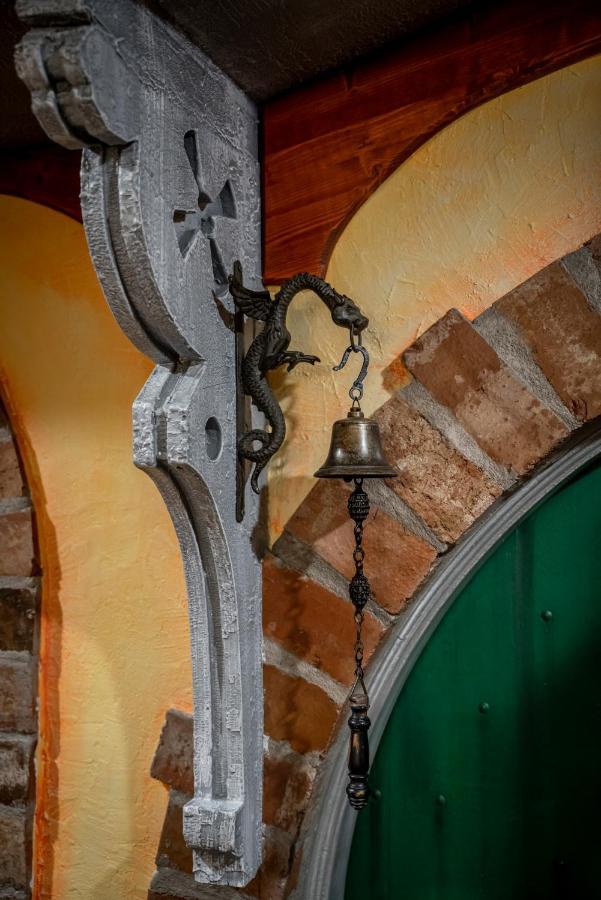 The Hobbit House, Fantasy Comes Home! Russellville Extérieur photo